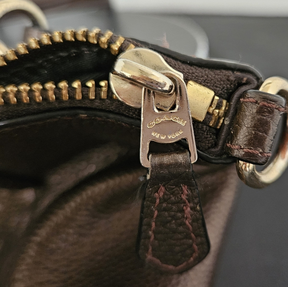 COACH KELSEY crossbody bronze metallic leather EUC pebble small F56127 bag - Picture 11 of 16